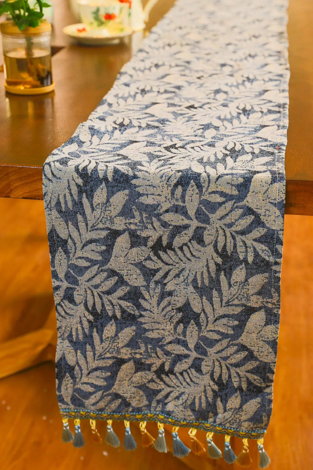 Foliage Tassel Table Runner - Delicors