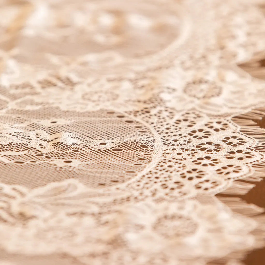 French Lace Table Runner - Delicors