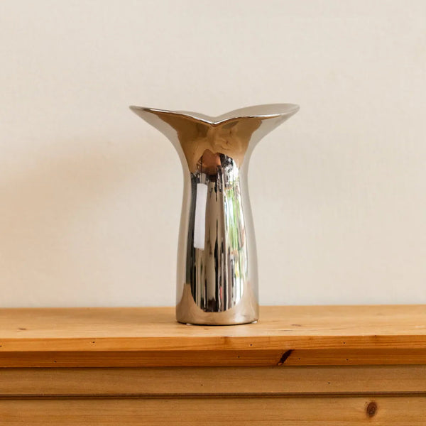 Petal Edge Vase - Delicors