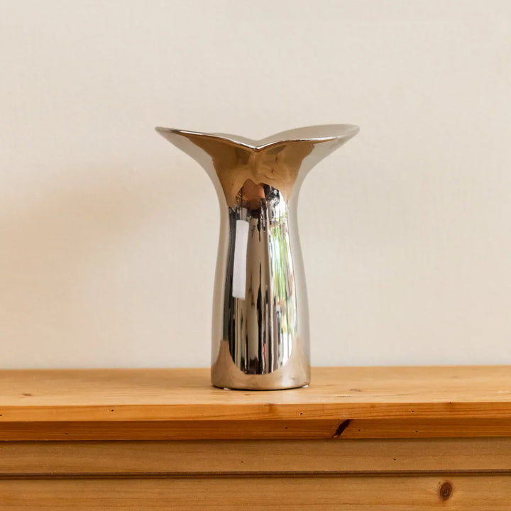 Petal Edge Vase - Delicors