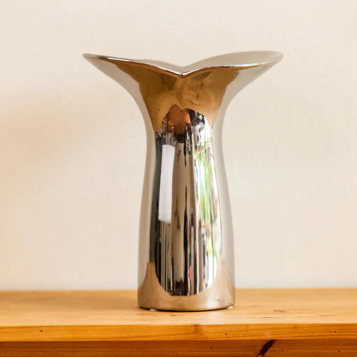 Petal Edge Vase - Delicors