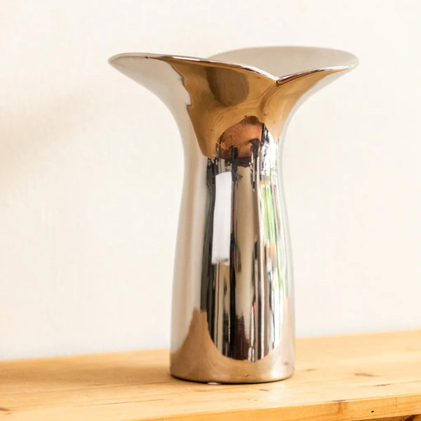 Petal Edge Vase - Delicors