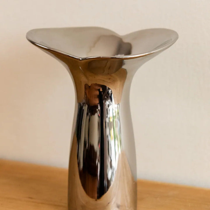 Petal Edge Vase - Delicors