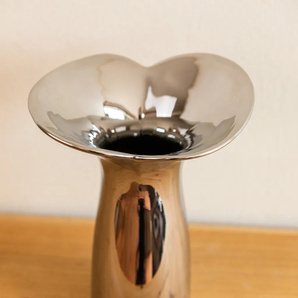 Petal Edge Vase - Delicors