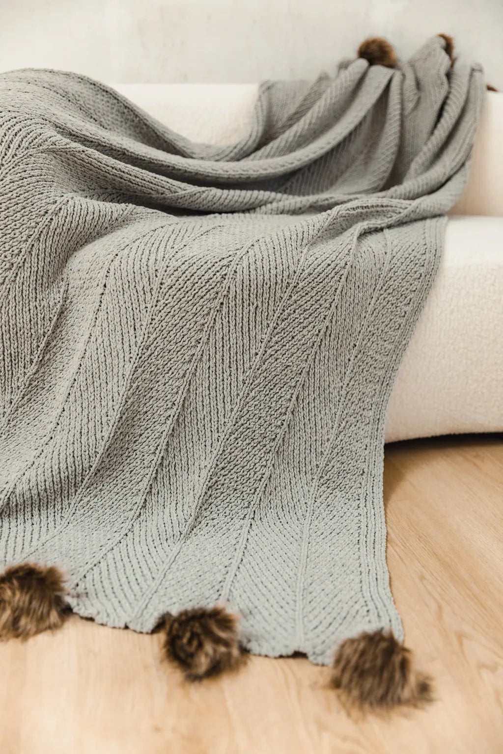 Pom Pom Fur Soft Blanket - Delicors