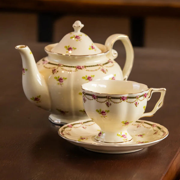 Regal Teacup & Pot - Delicors