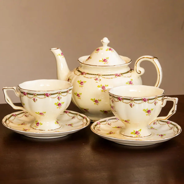 Regal Teacup & Pot - Delicors
