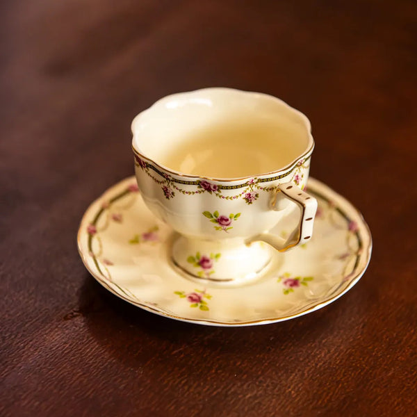 Regal Teacup & Pot - Delicors