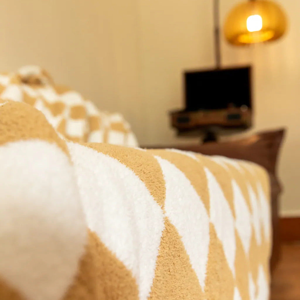 Retro Checkerboard Plus Soft Blanket - Delicors
