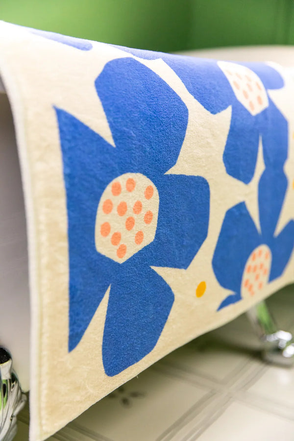 Retro Daisy Bath Mat - Blue - Delicors