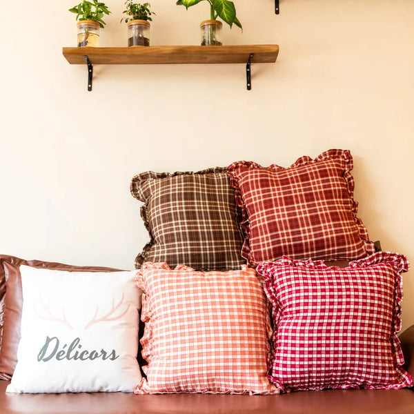 Retro Line Ruffle Cushion - Delicors