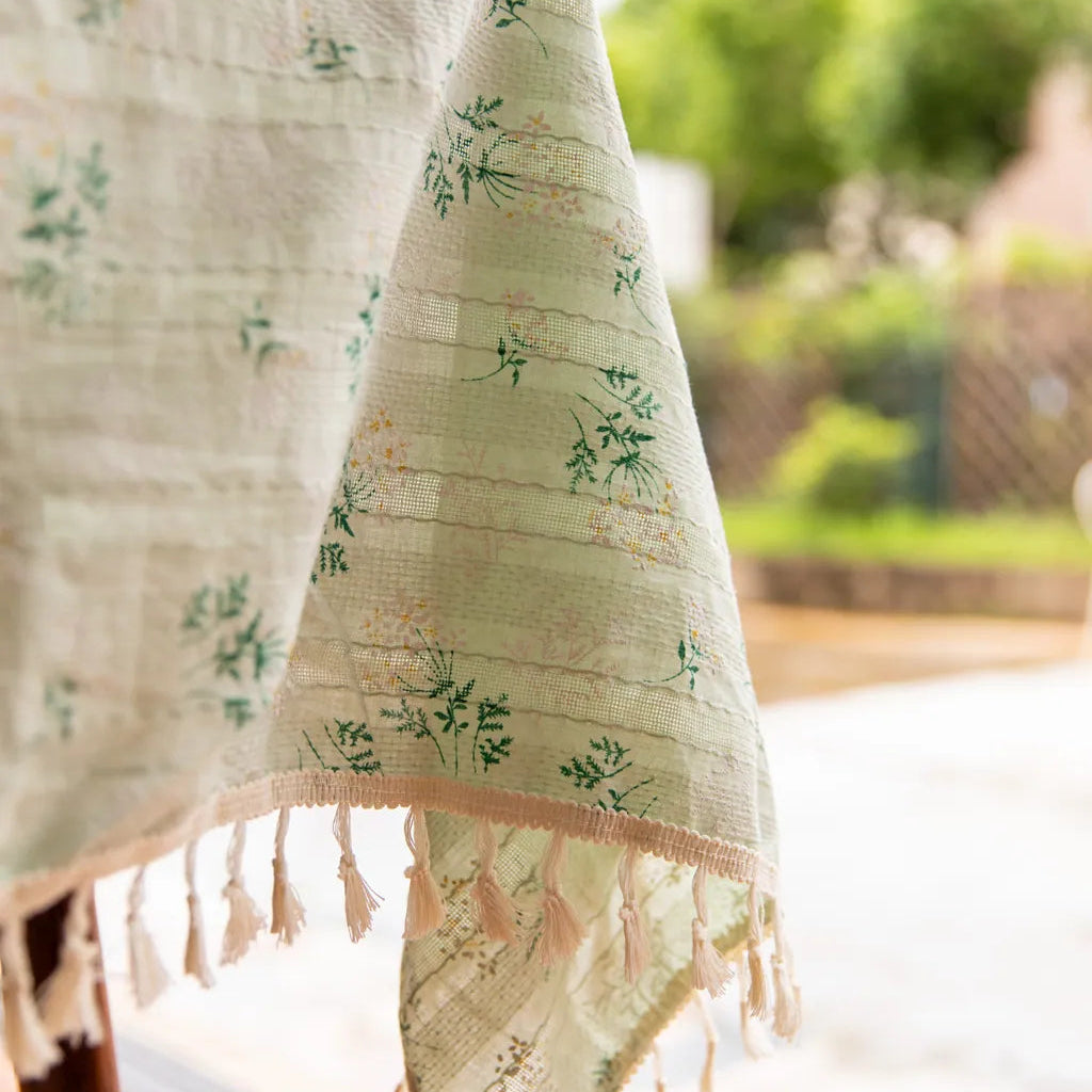 Royal Flower Tassel Table Cloth - Delicors