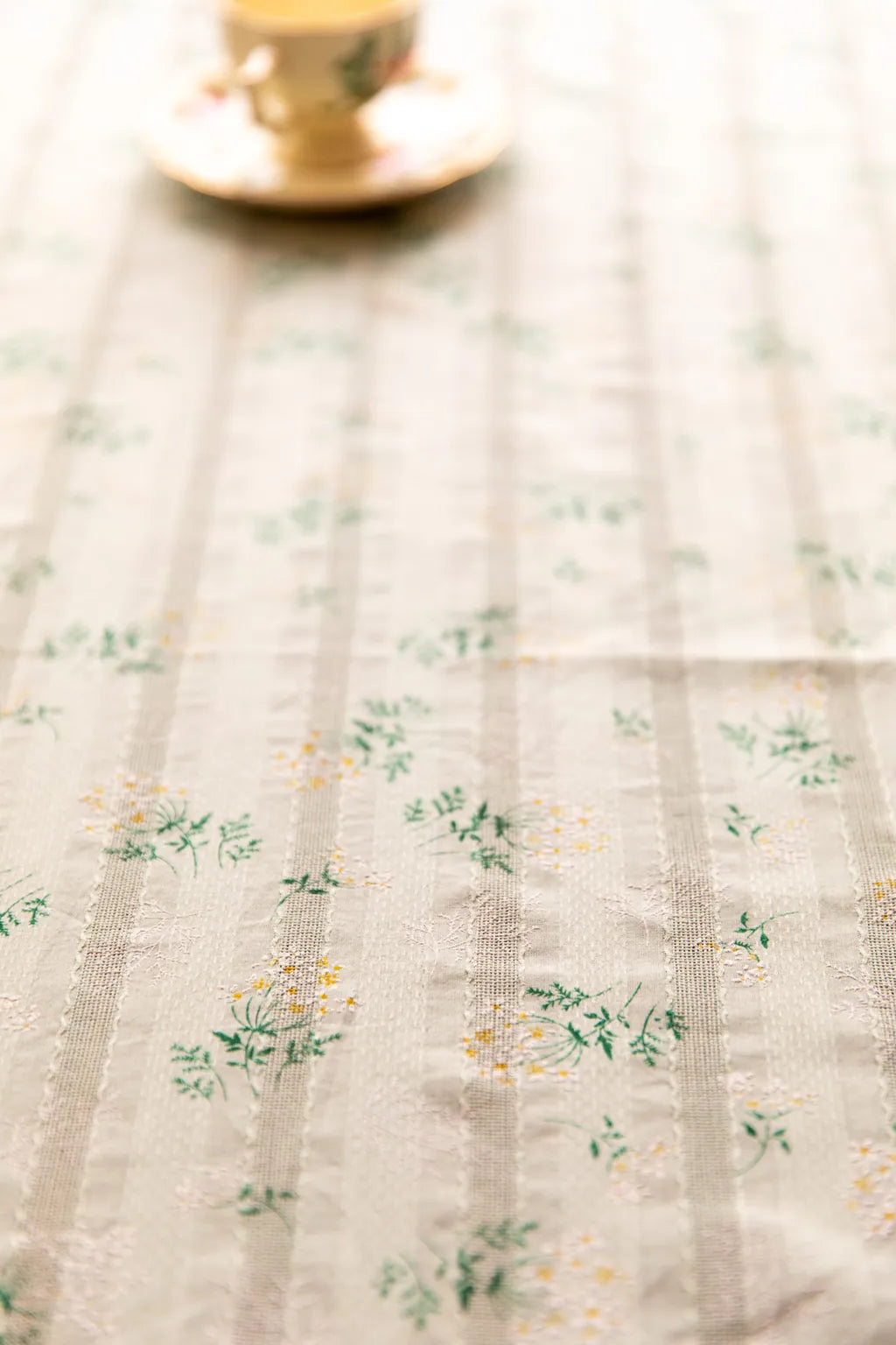 Royal Flower Tassel Table Cloth - Delicors
