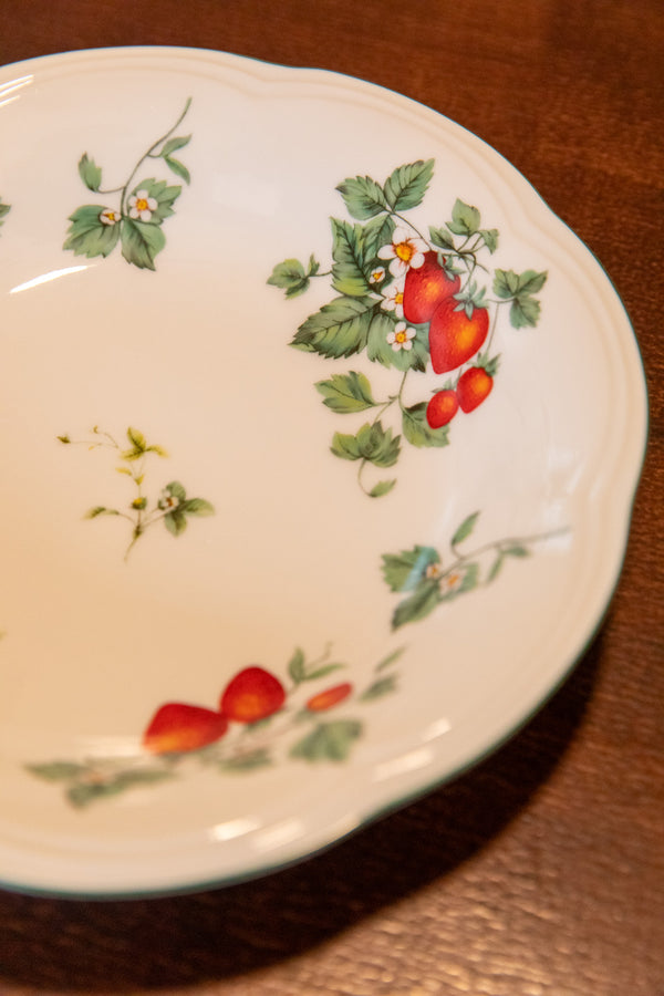 Strawberries Dinnerware-9InchesDeepPlate - Delicors