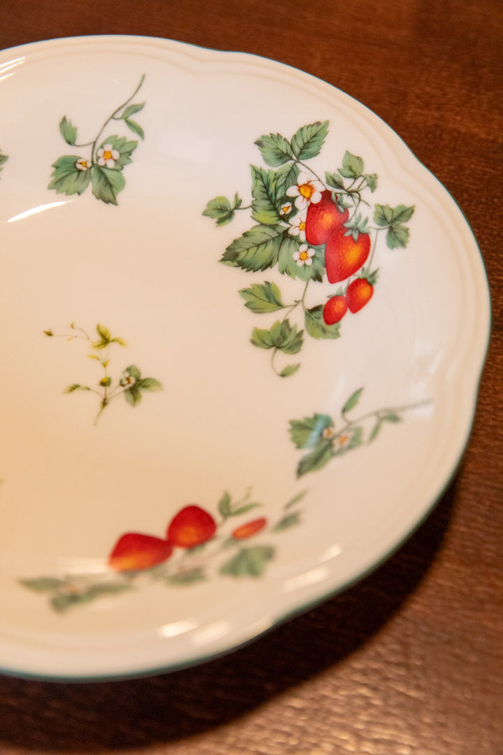 Strawberries Dinnerware-9InchesDeepPlate - Delicors