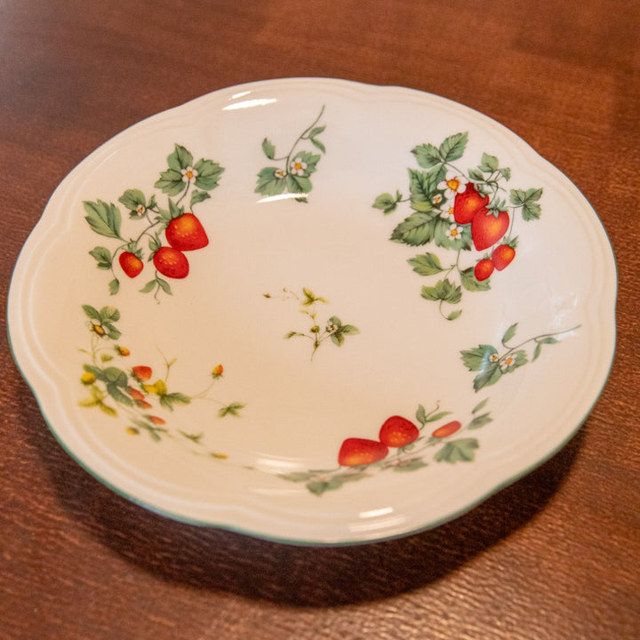 Strawberries Dinnerware-9InchesDeepPlate - Delicors