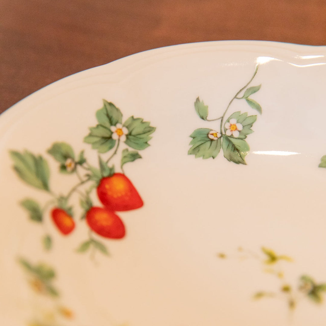 Strawberries Dinnerware-9InchesDeepPlate - Delicors