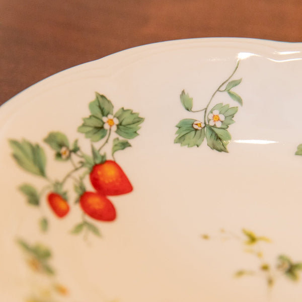 Strawberries Dinnerware-9InchesDeepPlate - Delicors