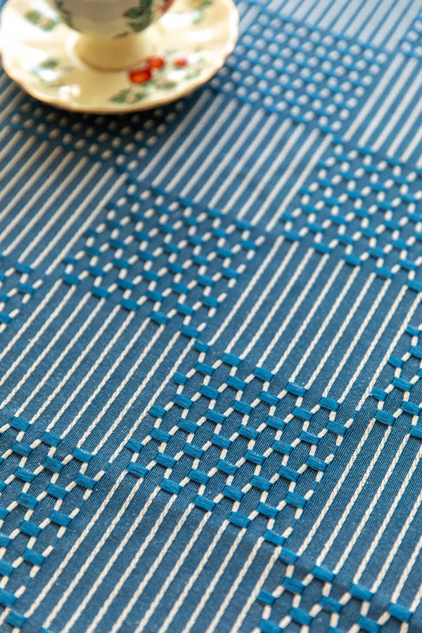 Vintage Geo Weave Tablecloth - Delicors