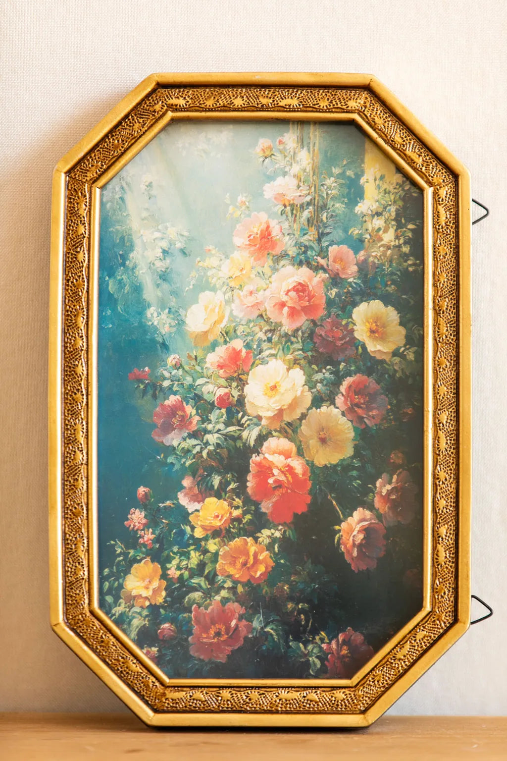 Vintage Octagonal Art Frame - Delicors