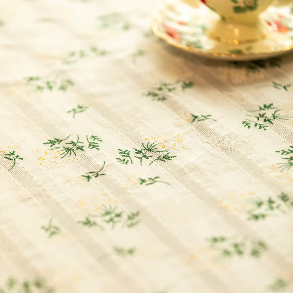White Wildflower Round Table Cloth - Delicors