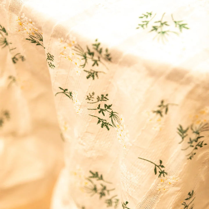 White Wildflower Round Table Cloth - Delicors