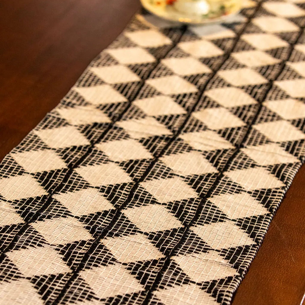 Woven Diamond Contrast Tassel Table Runner - Delicors