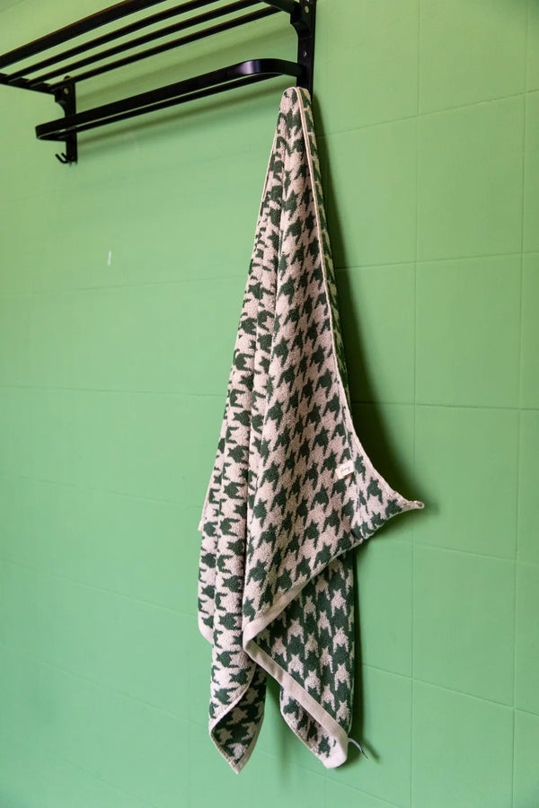 Houndstooth Green Bath Towel -- Delicors