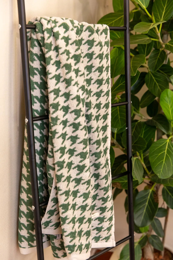 Houndstooth Green Bath Towel -- Delicors