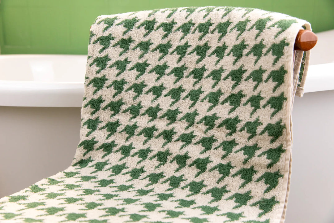 Houndstooth Green Bath Towel -- Delicors