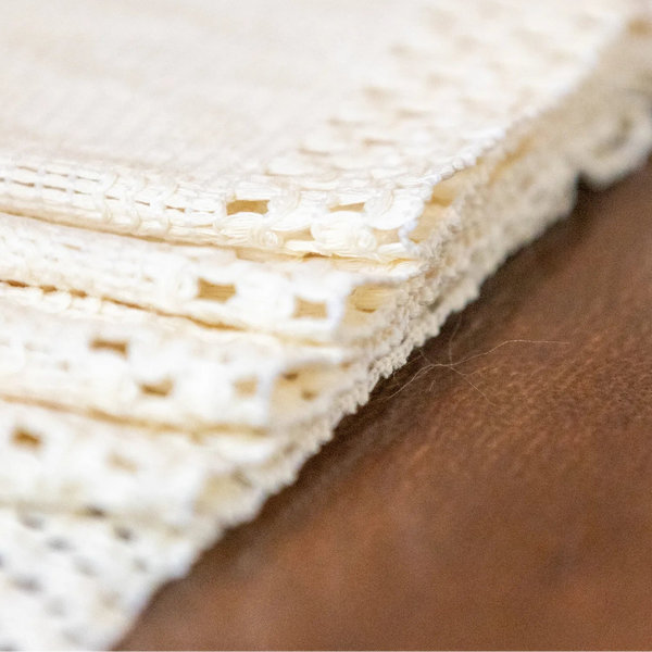 Countryside woven able runner -- Delicors