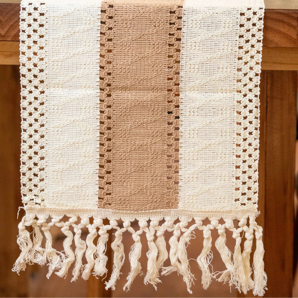 Countryside woven able runner -- Delicors