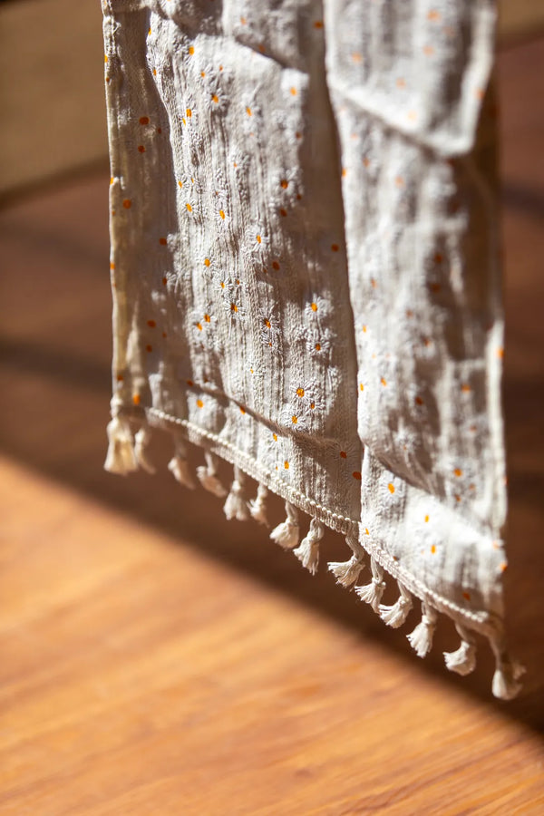 Daisy Table Runner