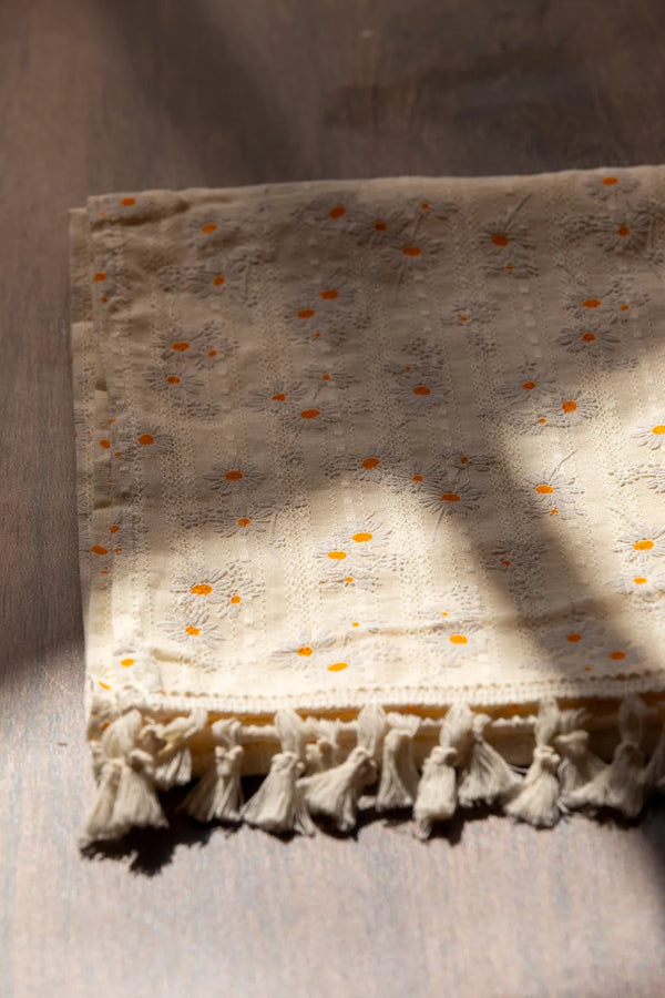 Daisy Table Runner