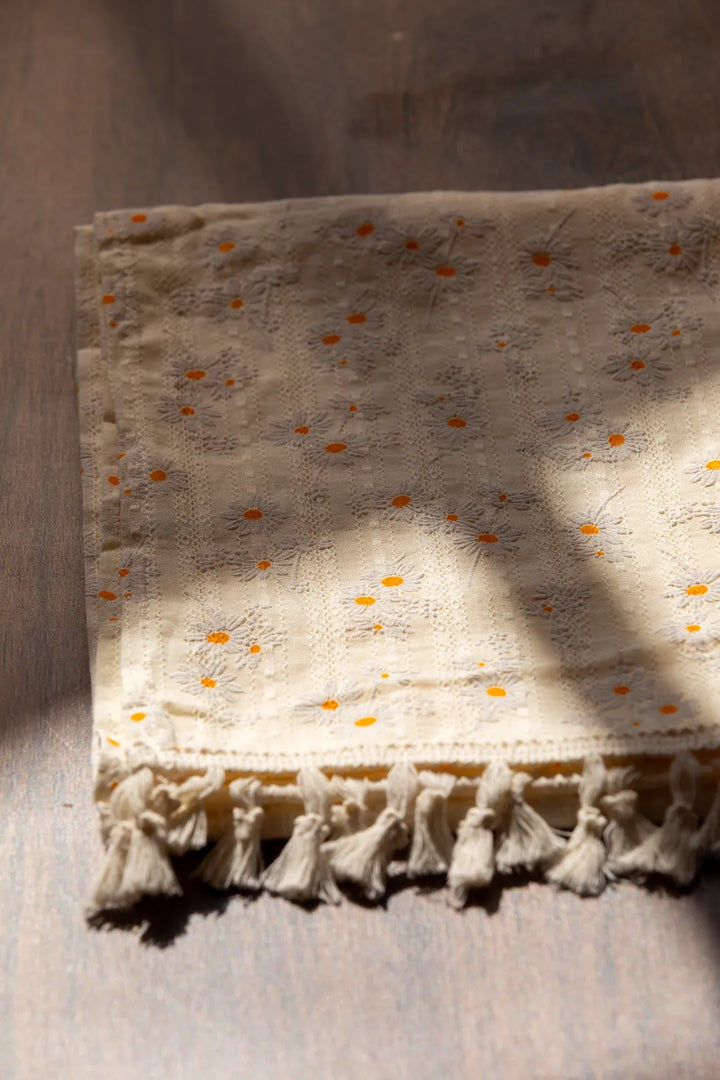 Daisy Table Runner