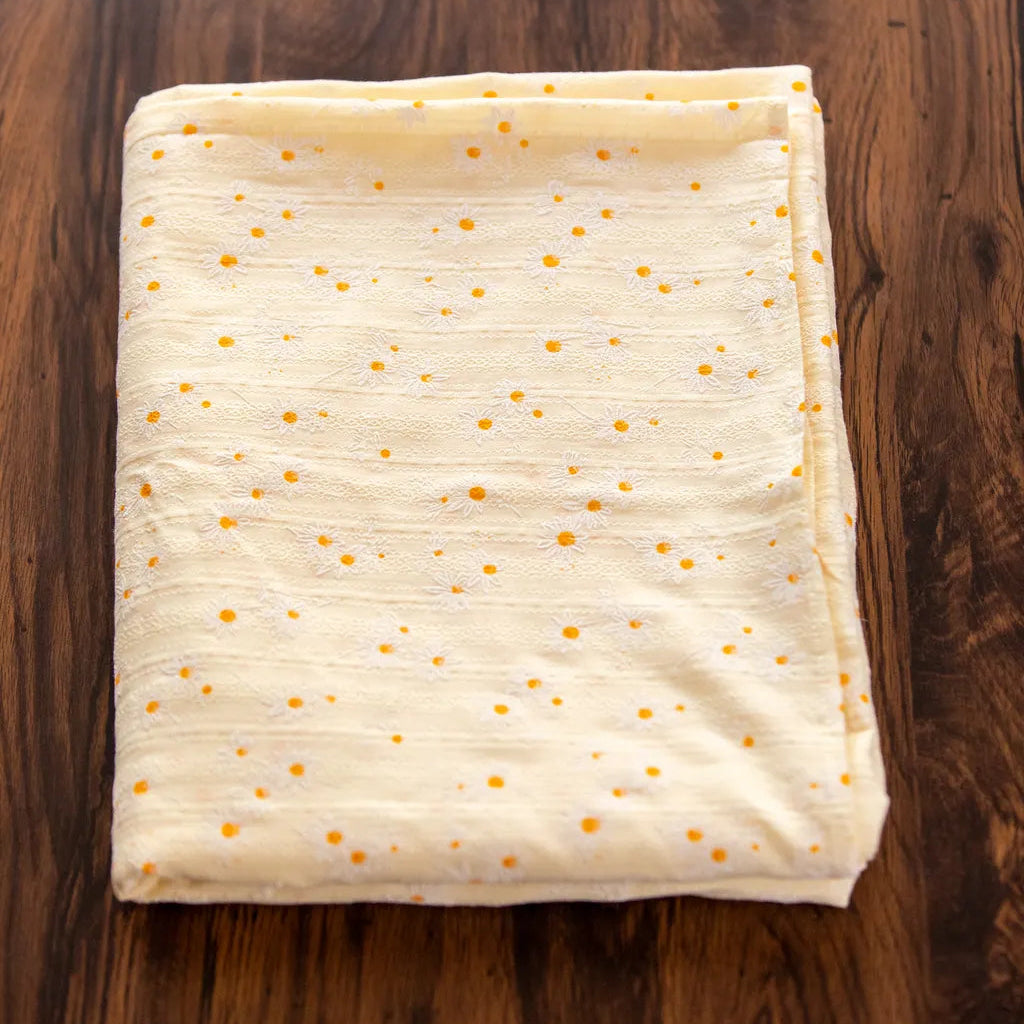 Small Daisy Tassel Table Cloth -Table Cloth- Delicors