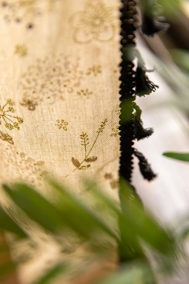 Dandelion Garden Curtain -- Delicors