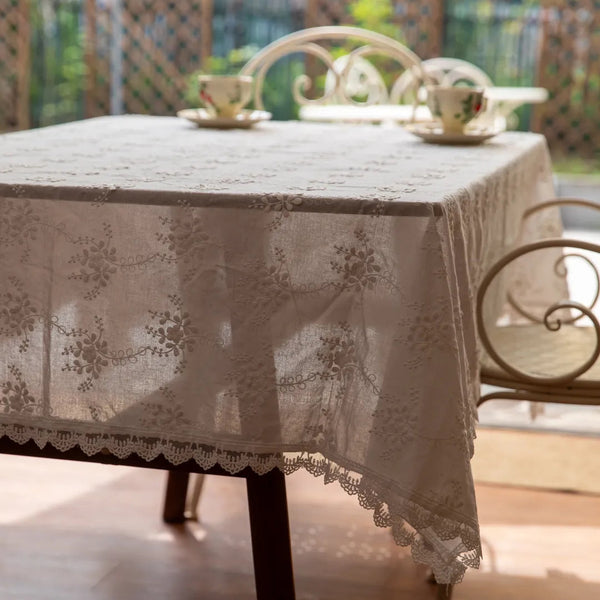 Tiered lace cloth with flower design