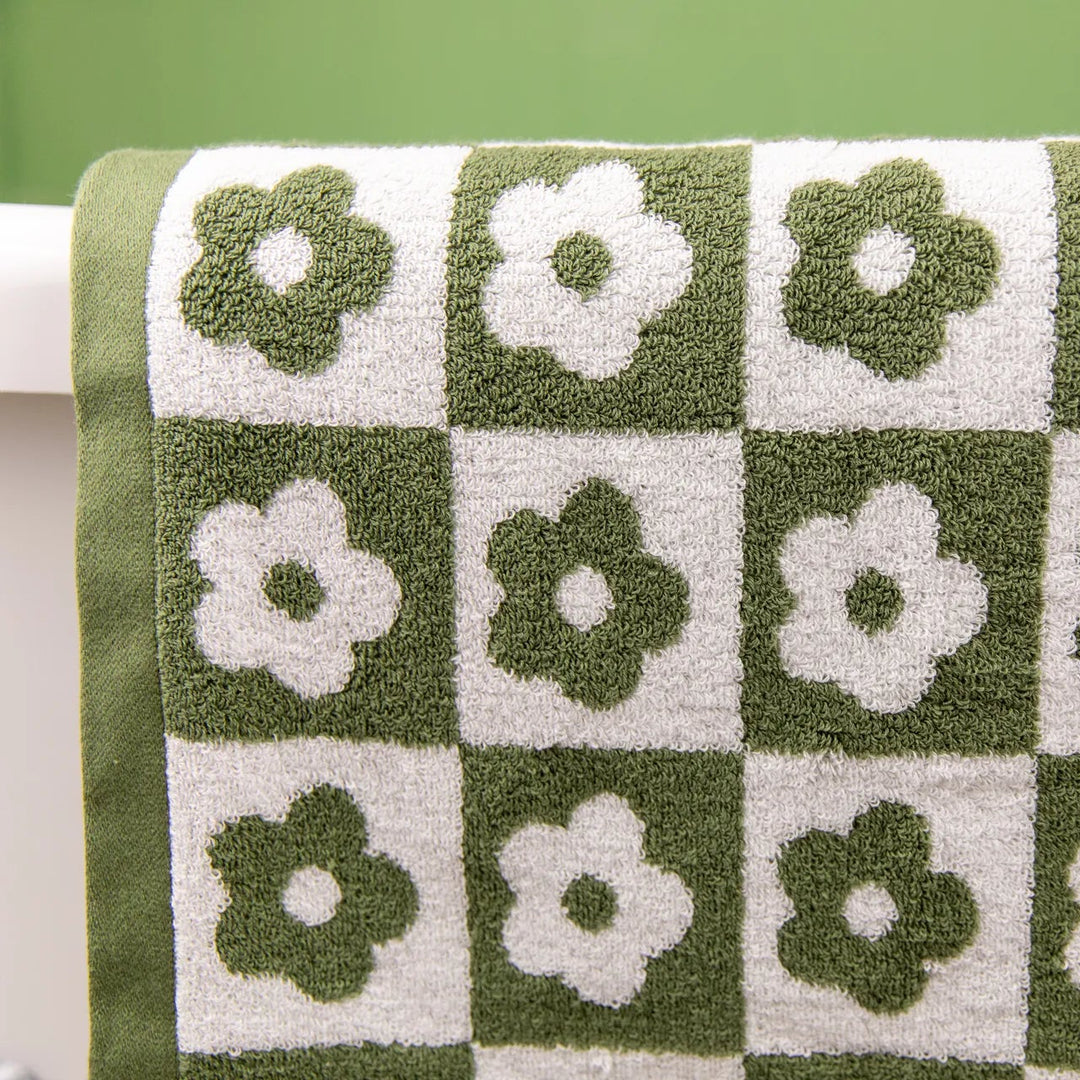 Floral Checkered Towels -- Delicors