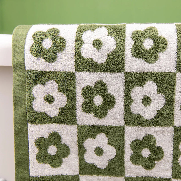 Floral Checkered Towels -- Delicors