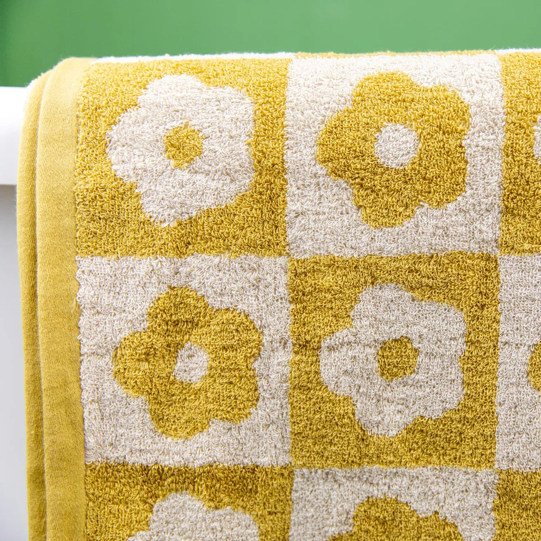 Floral Checkered Towels -- Delicors