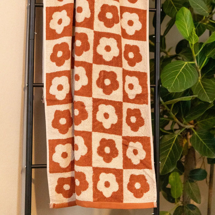 Floral Checkered Towels -- Delicors
