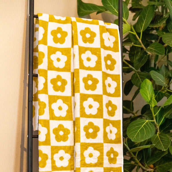 Floral Checkered Towels -- Delicors