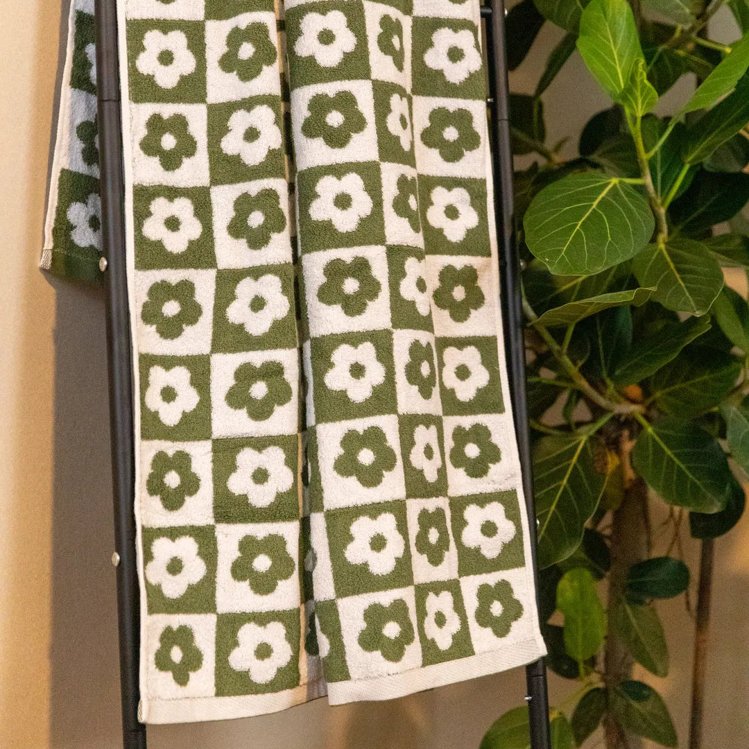 Floral Checkered Towels -- Delicors