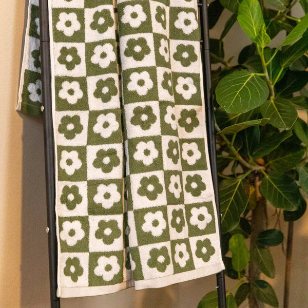 Floral Checkered Towels -- Delicors