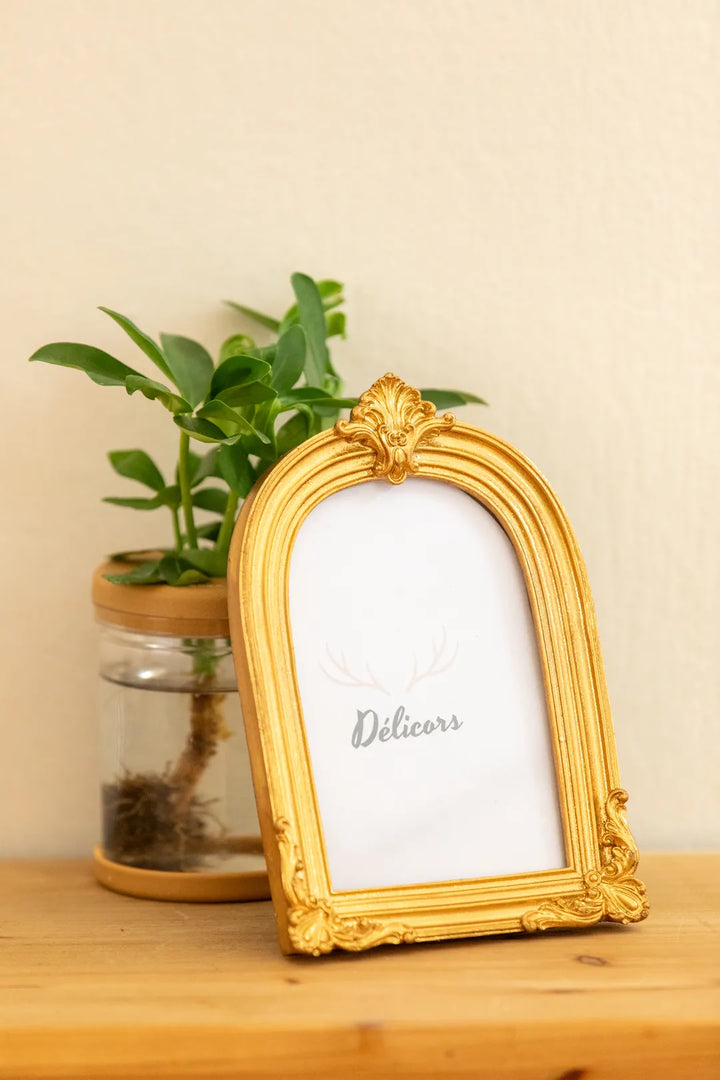 Gold Arch Photo Frame Set -- Delicors