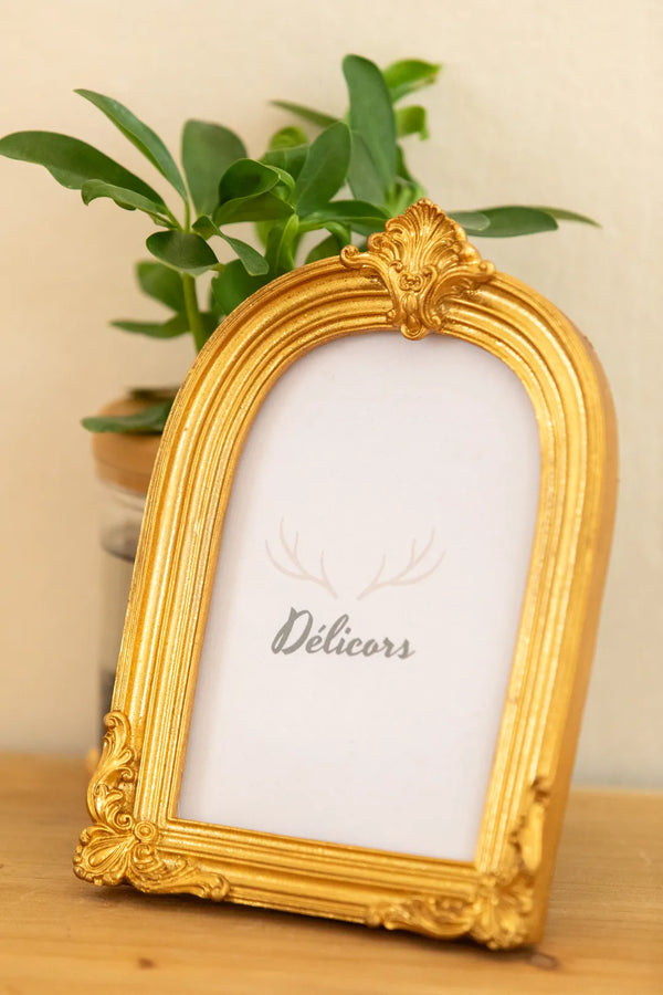 Gold Arch Photo Frame Set -- Delicors