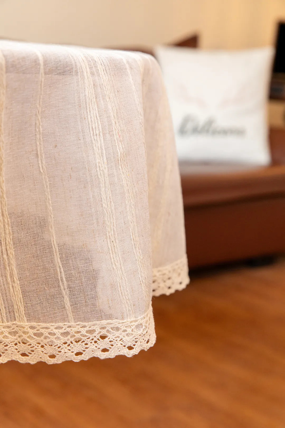 Line Linen Round Tablecloth -- Delicors
