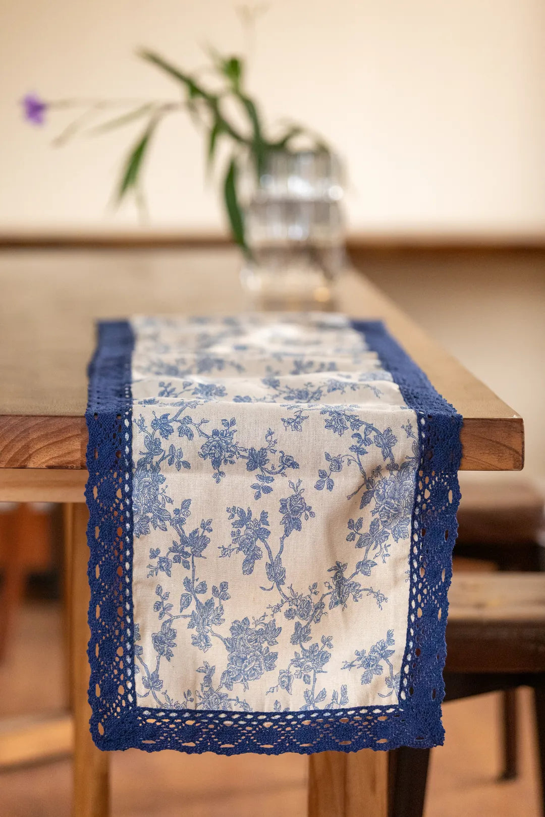 Old World Floral Table Runner -- Delicors