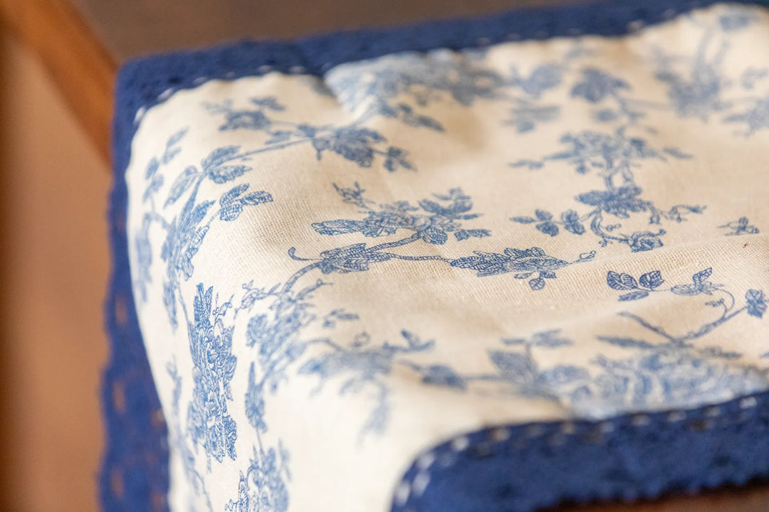 Old World Floral Table Runner -- Delicors